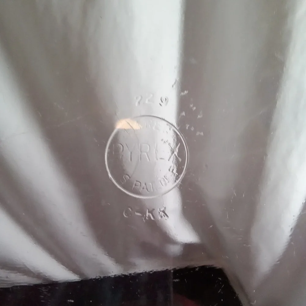 Vintage Pyrex 229 Clear Glass 9 Inch Scalloped Rim Pie Plate with Tab Handles